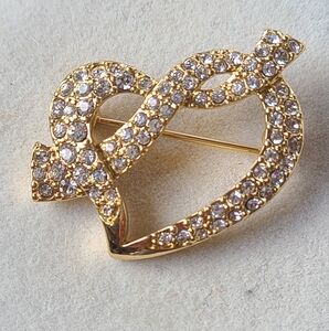 Swarovski Swan Signed Clear Crystal Bow Heart Brooch